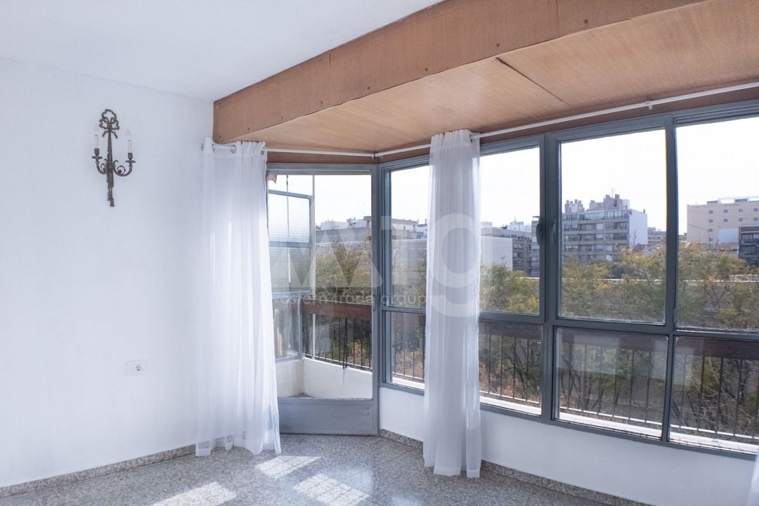 Appartement de 3 chambres à Alicante - CBE131414 - Photo - 3