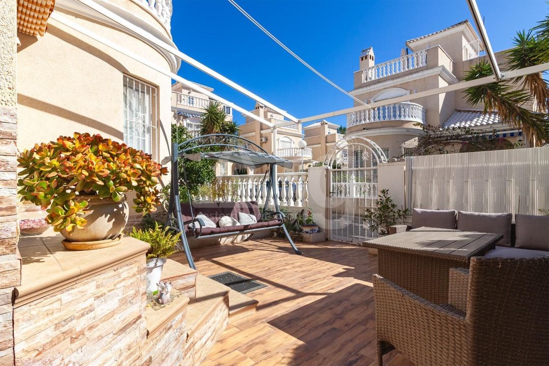 4 bedroom Villa in Orihuela Costa - SV131744 - Photo - 2