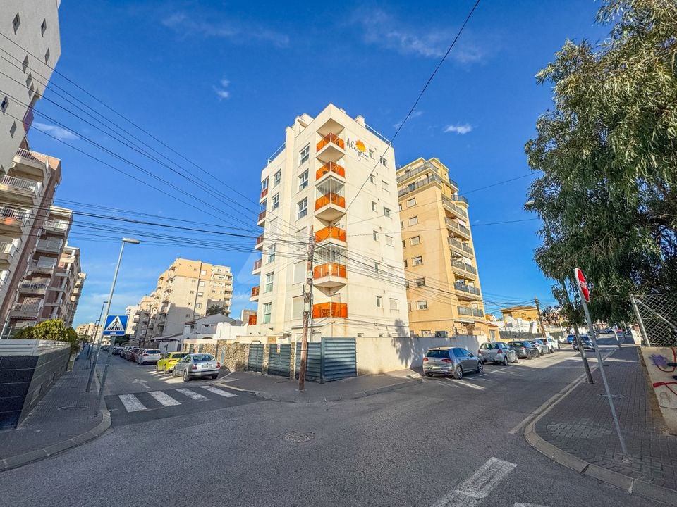 2 bedroom Apartment in Torrevieja - LEA131826 - Photo - 1