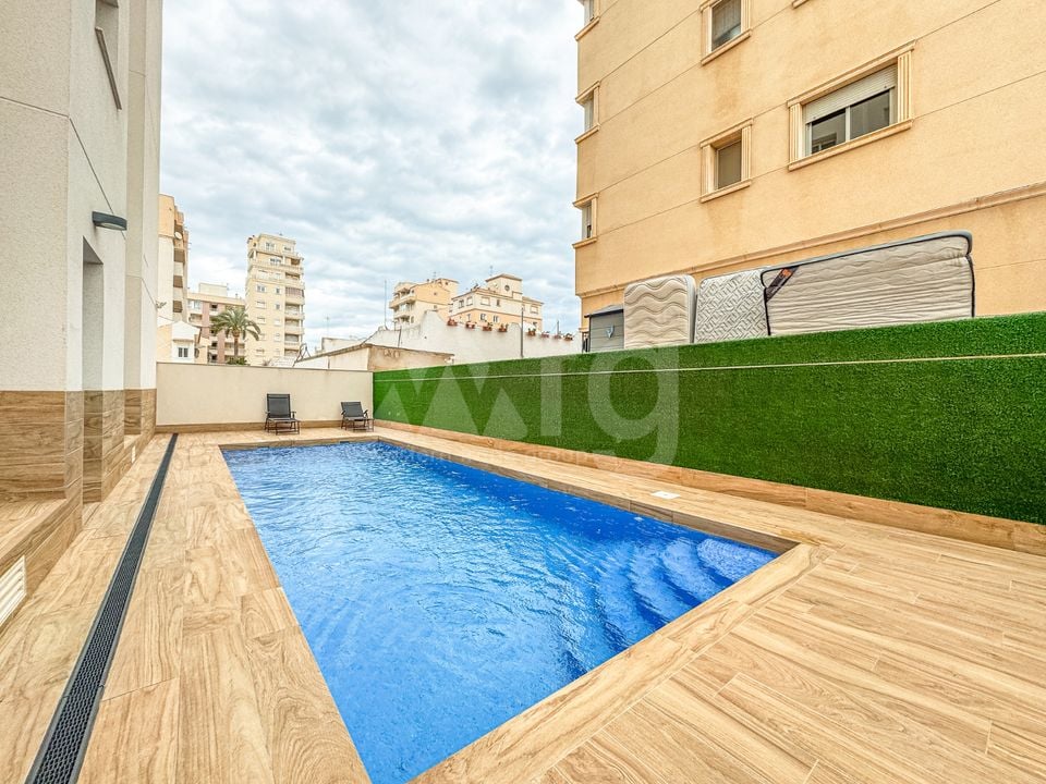 2 bedroom Apartment in Torrevieja - LEA131826 - Photo - 2