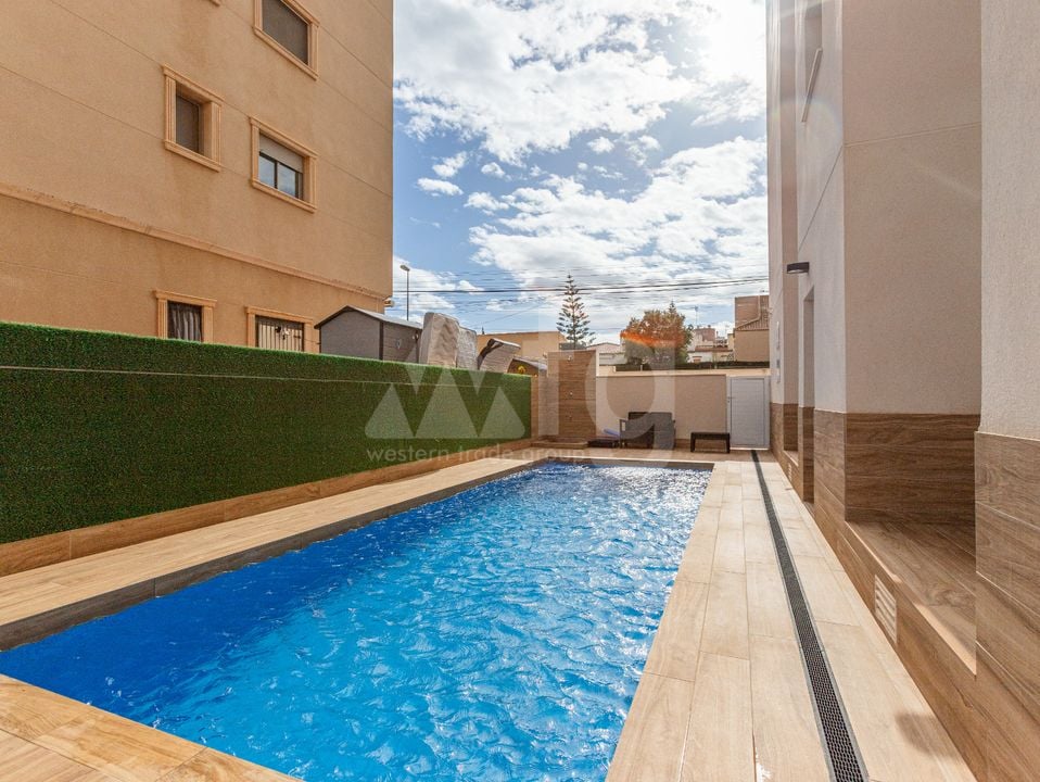 2 bedroom Apartment in Torrevieja - LEA131826 - Photo - 3