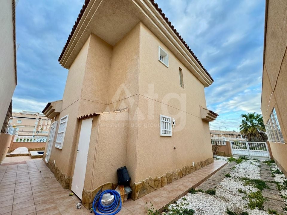 3 bedroom Villa in Torrevieja - CRR132022 - Photo - 24