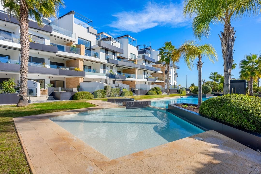 3 bedroom Penthouse in Villamartin - CBB132081 - Photo - 1