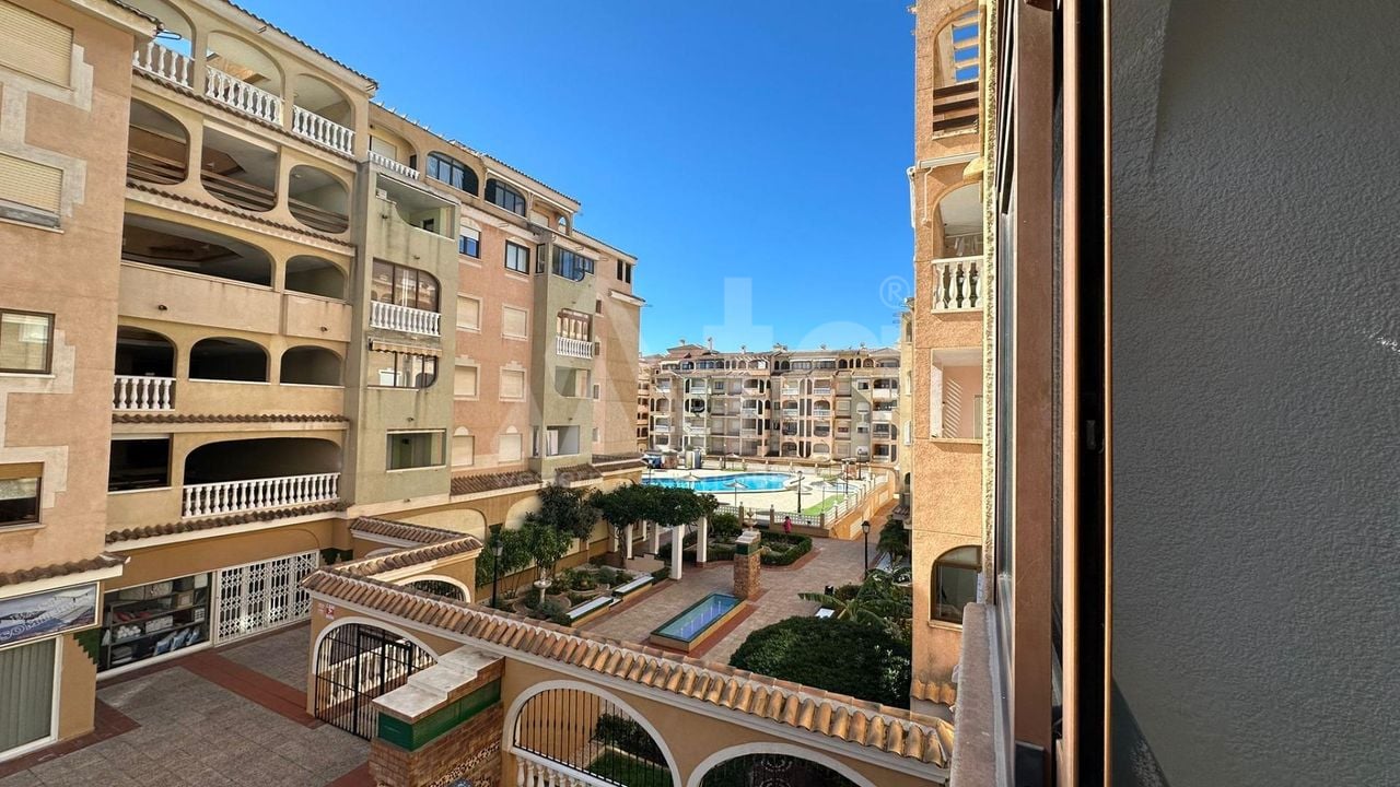 Appartement de 3 chambres à Torrevieja - AG151666 - Photo - 1