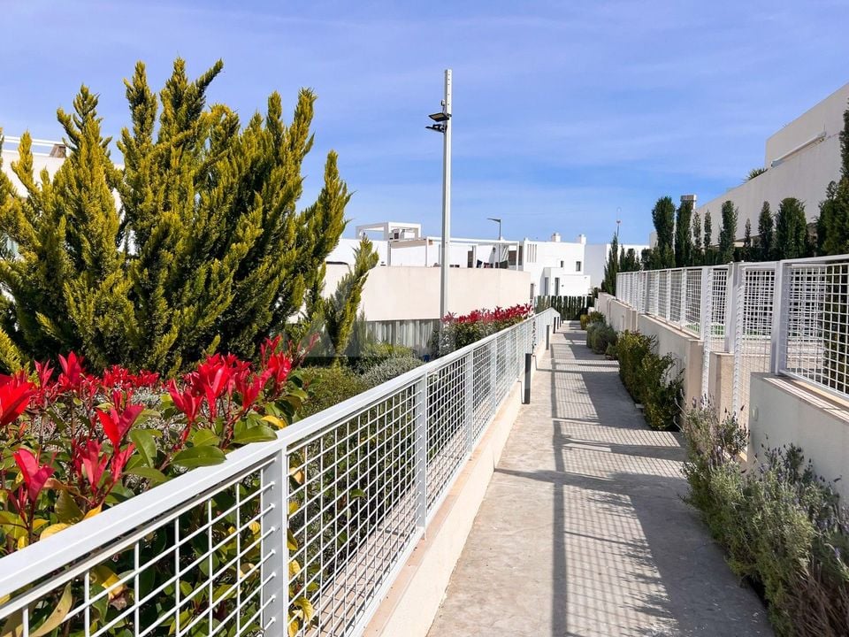 2 Schlafzimmer Appartement in Torrevieja - SV132759 - Foto - 23