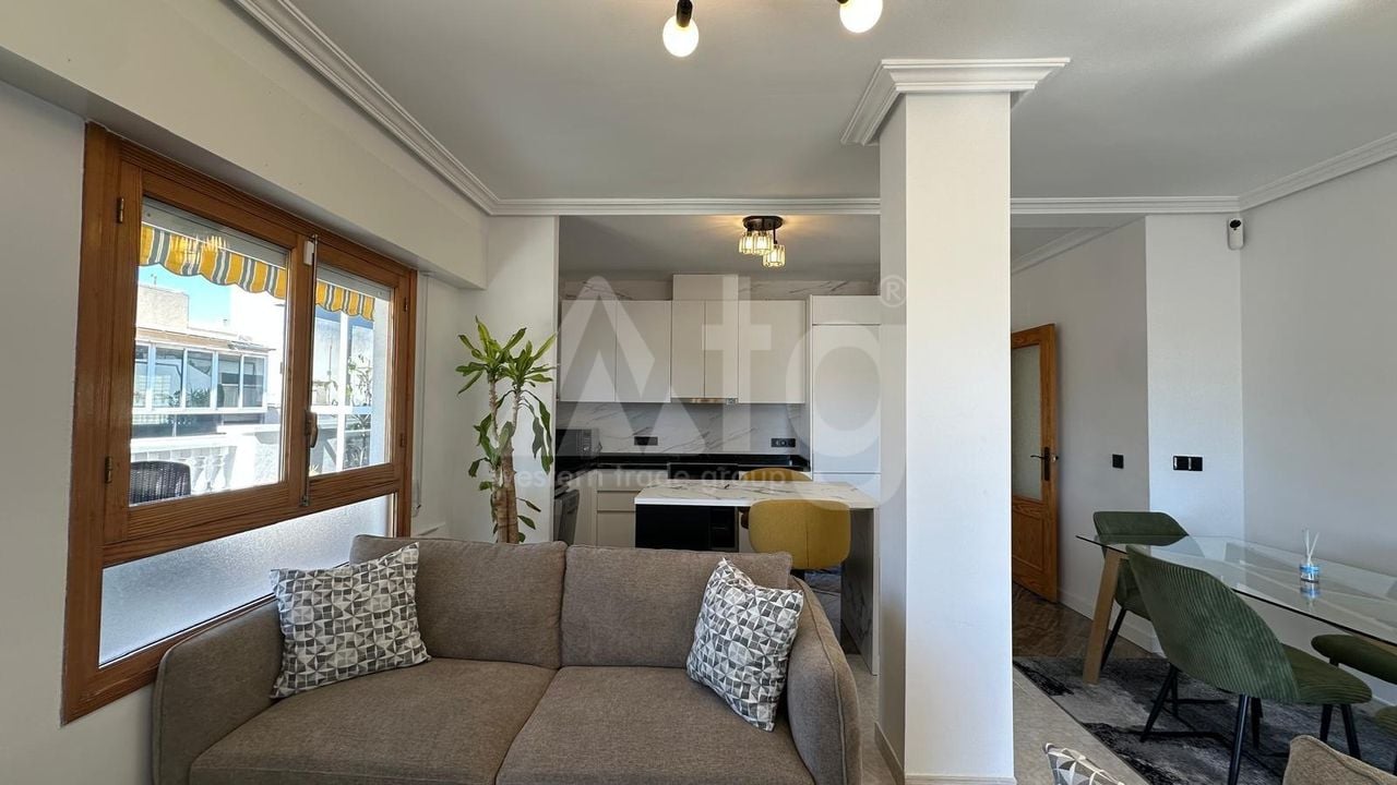 2 bedroom Apartment in Torrevieja - CT132957 - Photo - 2