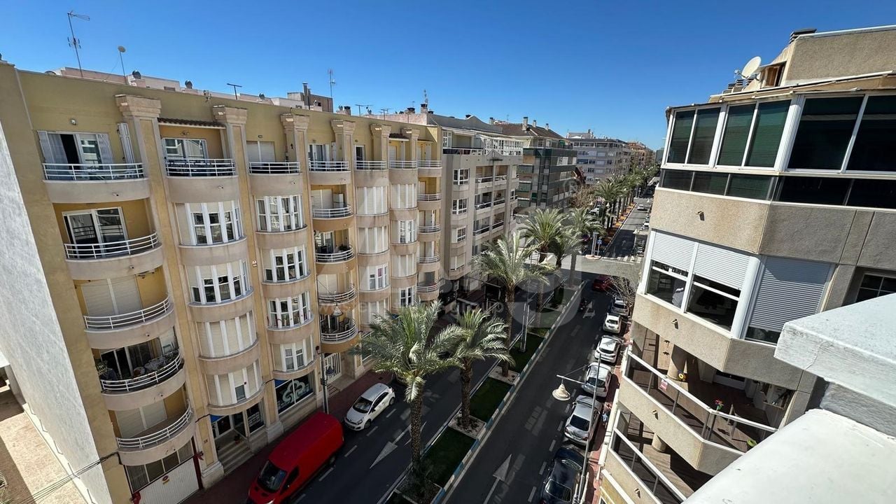 2 bedroom Apartment in Torrevieja - CT132957 - Photo - 1