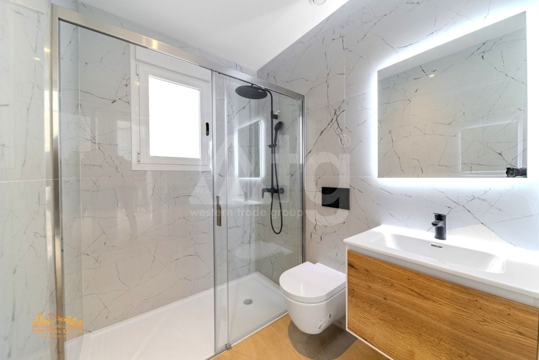2 bedroom Apartment in Torrevieja - LR133575 - Photo - 16
