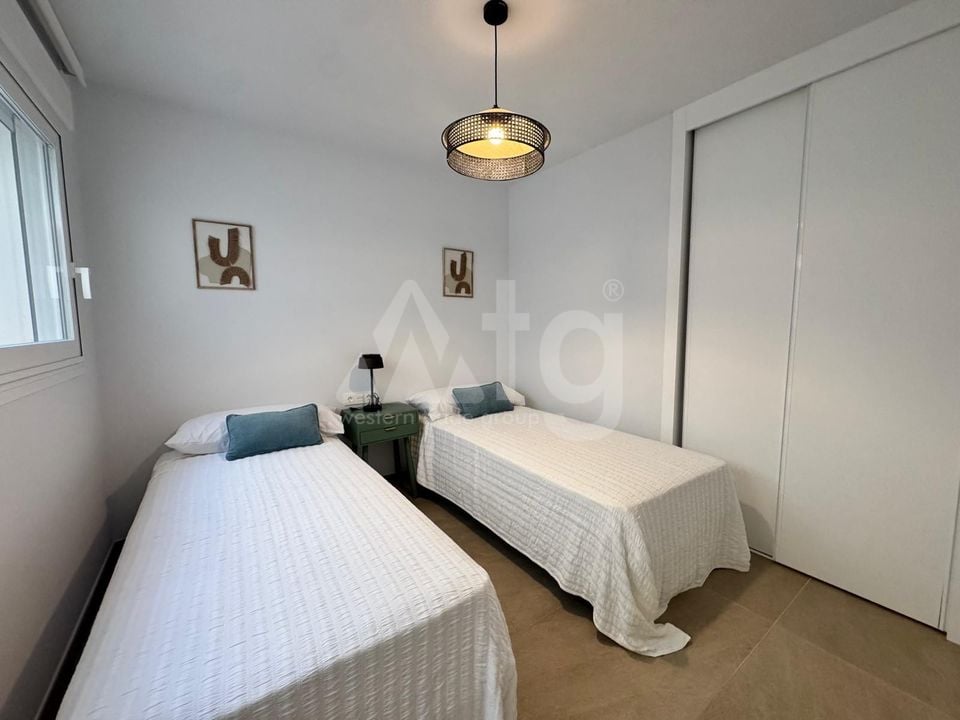 2 bedroom Apartment in Torrevieja - LR133575 - Photo - 15