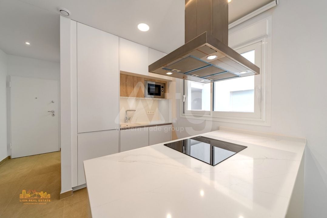 2 bedroom Apartment in Torrevieja - LR133575 - Photo - 8