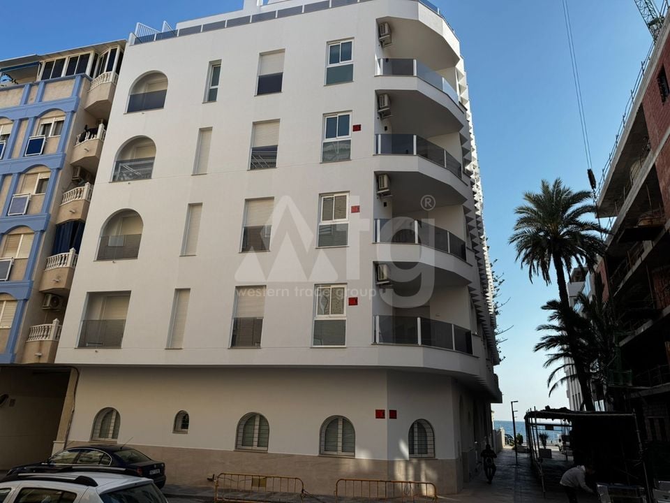 2 bedroom Apartment in Torrevieja - LR133575 - Photo - 1