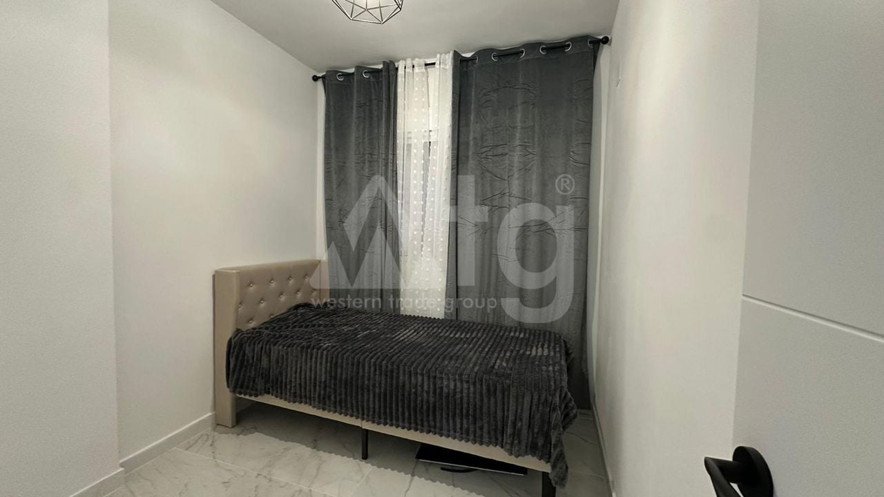 2 bedroom Apartment in Torrevieja - CT133697 - Photo - 8