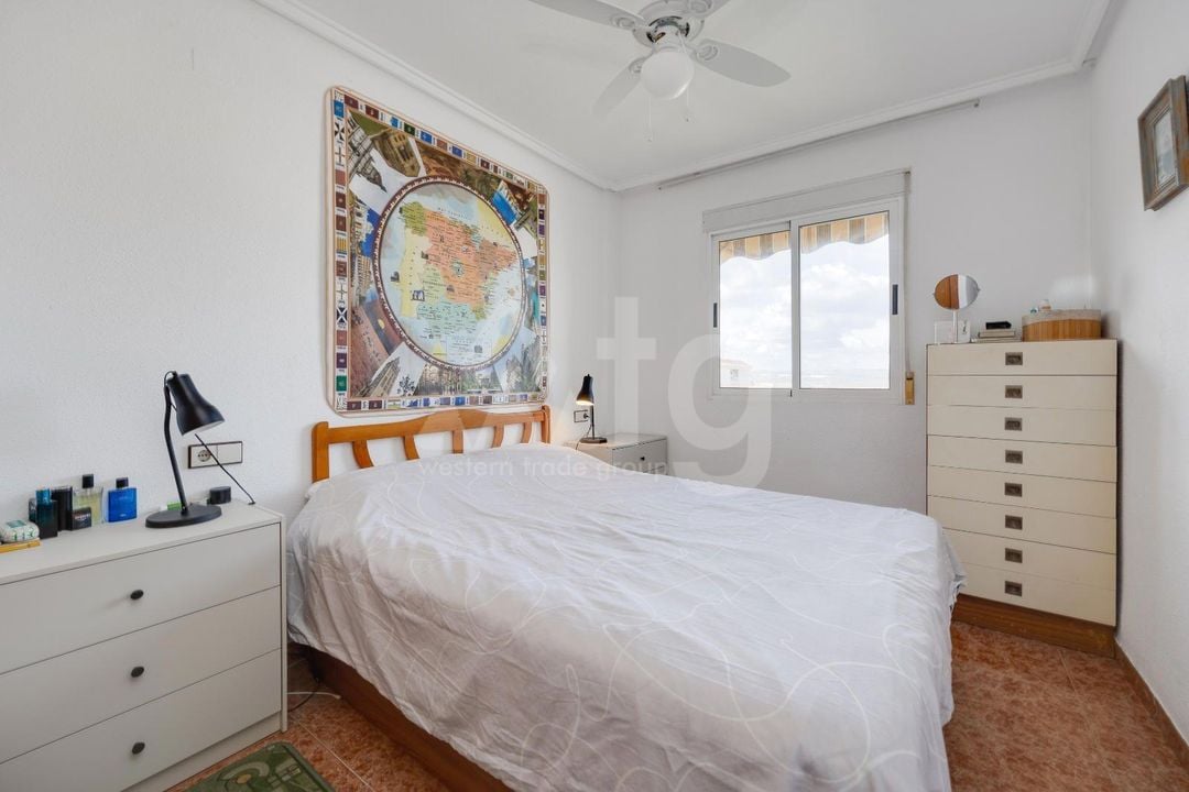 2 bedroom Penthouse in Torrevieja - HRE134636 - Photo - 9