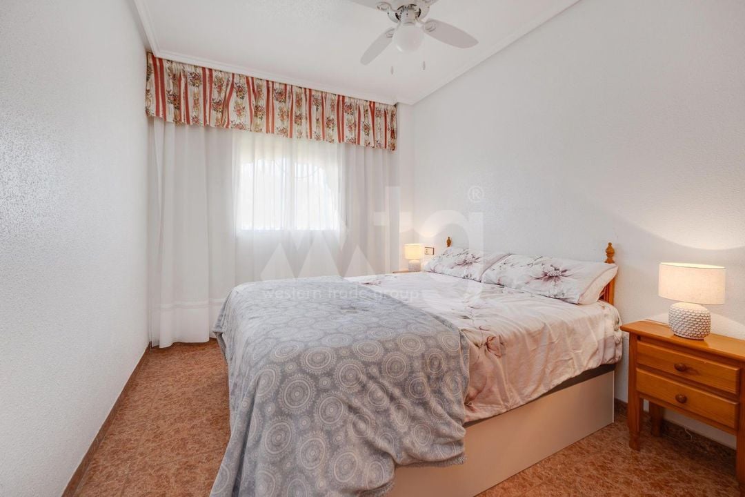 2 bedroom Penthouse in Torrevieja - HRE134637 - Photo - 9