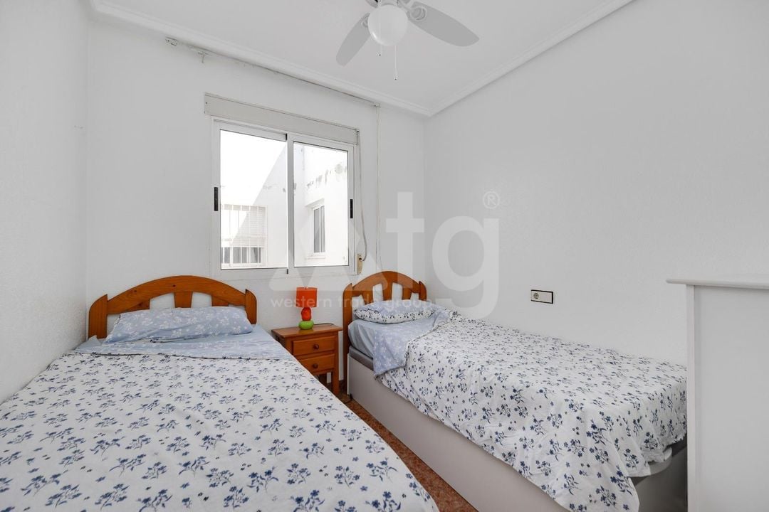 2 bedroom Penthouse in Torrevieja - HRE134637 - Photo - 12