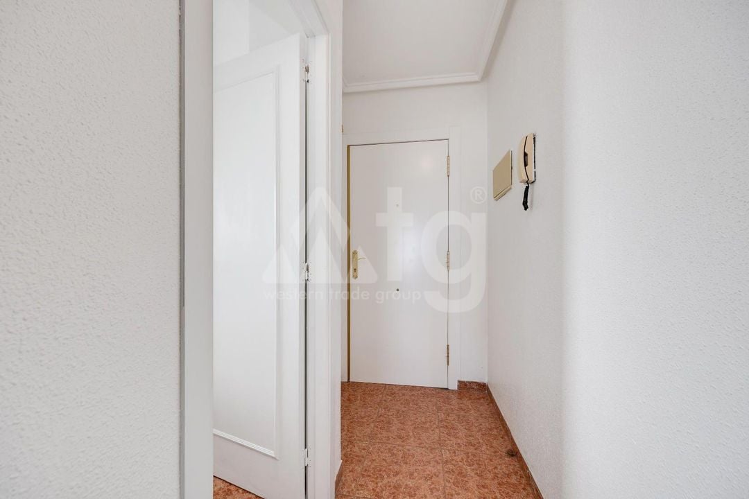 2 bedroom Penthouse in Torrevieja - HRE134637 - Photo - 16