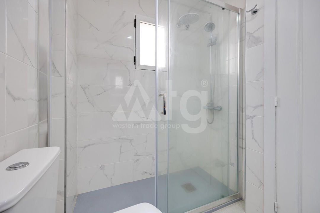 2 bedroom Penthouse in Torrevieja - HRE134637 - Photo - 15