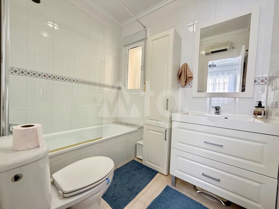 2 bedroom Townhouse in San Miguel de Salinas - HRE134648 - Photo - 16