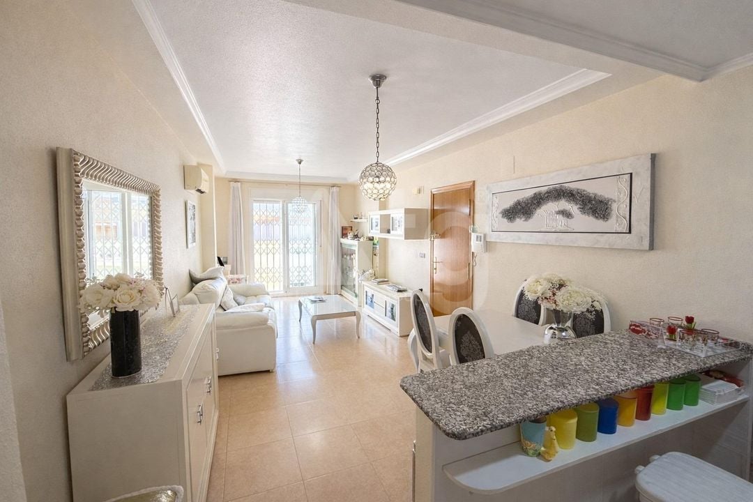 2 bedroom Penthouse in Torrevieja - GVS135428 - Photo - 2