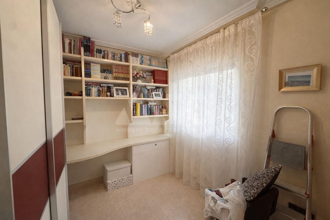 2 bedroom Penthouse in Torrevieja - GVS135428 - Photo - 4