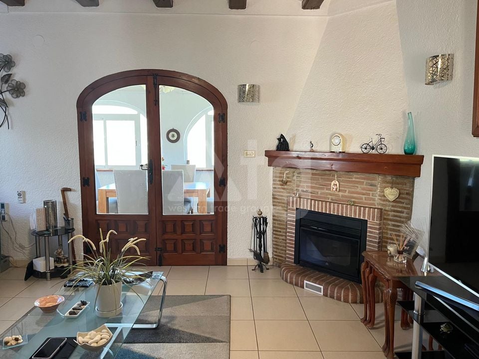 4 bedroom Villa in Orba - OH136302 - Photo - 6