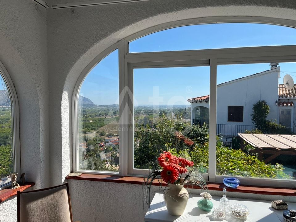 4 bedroom Villa in Orba - OH136302 - Photo - 17