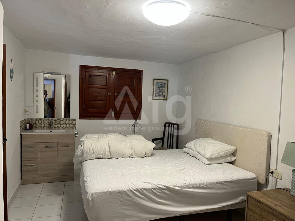4 bedroom Villa in Orba - OH136302 - Photo - 11