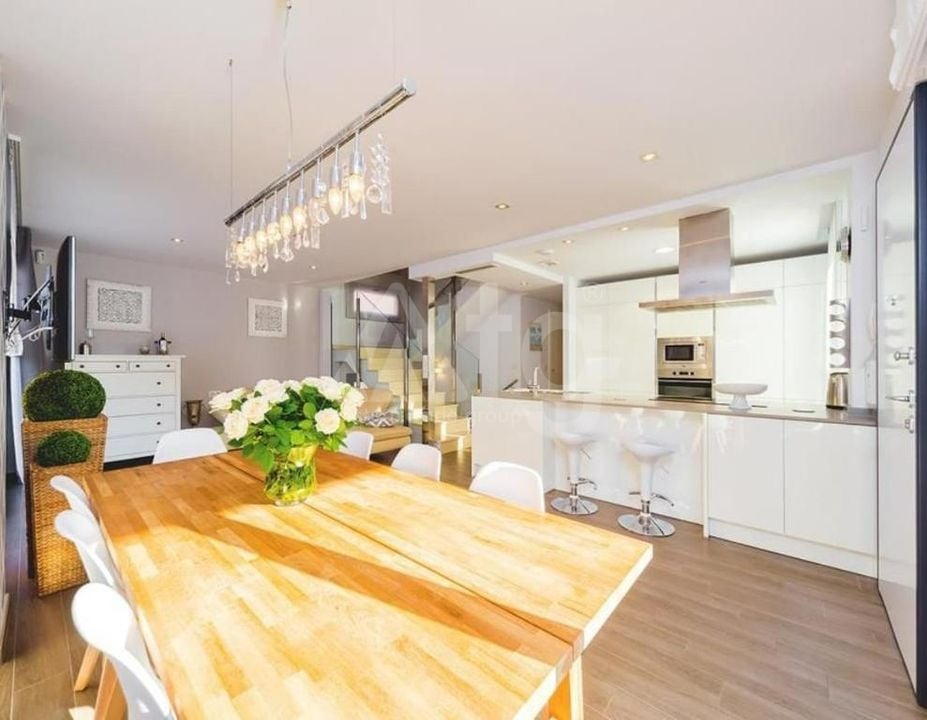 Vilă cu 4 dormitoare în Torrevieja - CBB136454 - Imagini - 9