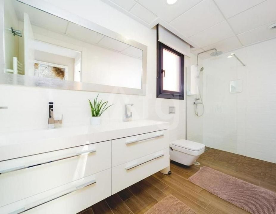 Vilă cu 4 dormitoare în Torrevieja - CBB136454 - Imagini - 17