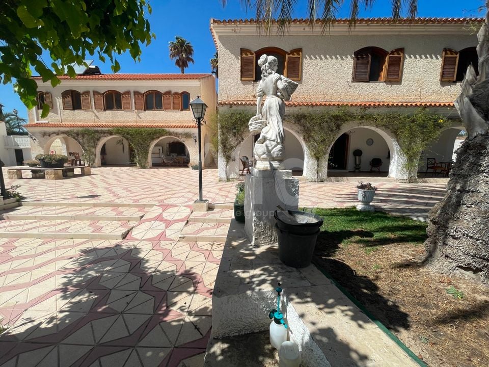 13 bedroom Villa in Elda - SLN136608 - Photo - 30