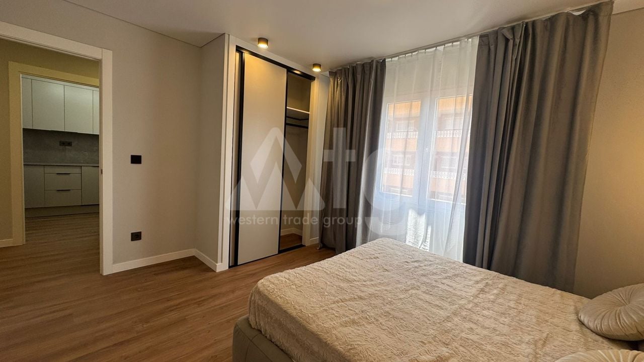3 bedroom Apartment in Punta Prima - LR136780 - Photo - 12