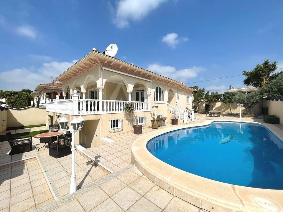 4 bedroom Villa in Ciudad Quesada - VAR136942 - Photo - 2