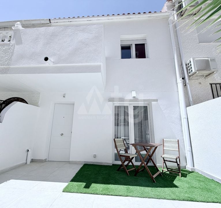 2 bedroom Townhouse in Torrevieja - ERV137125 - Photo - 12