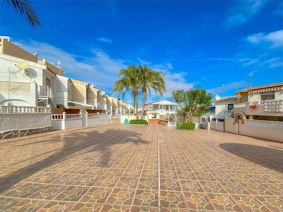 2 bedroom Bungalow in Torrevieja - ALM137649 - Photo - 1