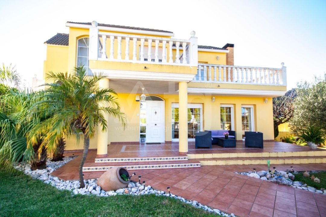 5 bedroom Villa in Orba - OH137664 - Photo - 1