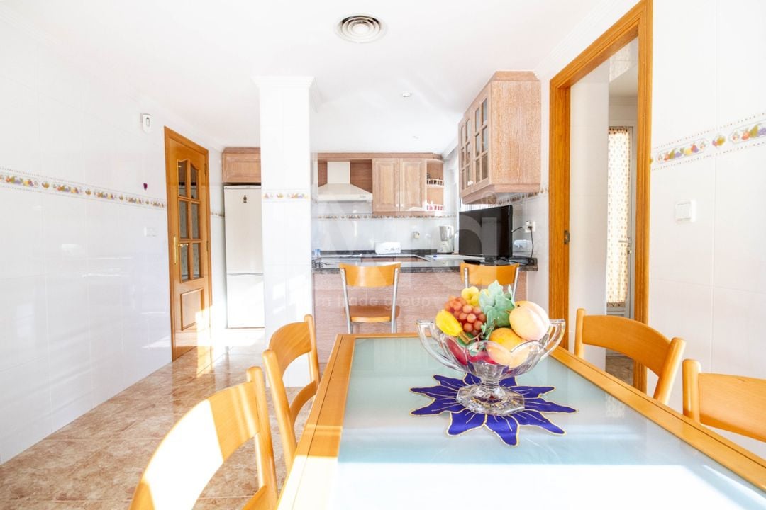 5 bedroom Villa in Orba - OH137664 - Photo - 4
