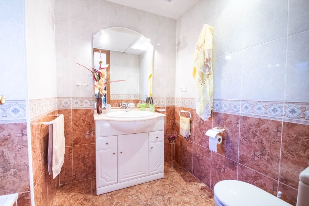 5 bedroom Villa in Orba - OH137664 - Photo - 10