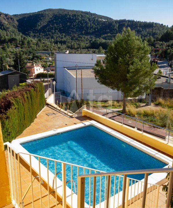 5 bedroom Villa in Orba - OH137664 - Photo - 2