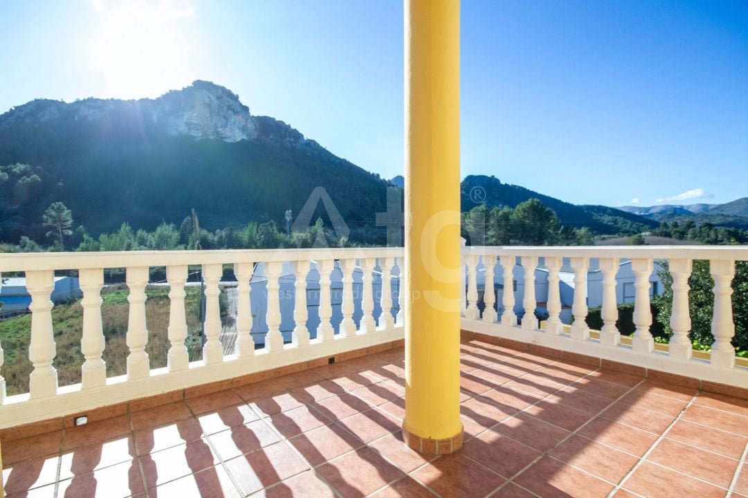 5 bedroom Villa in Orba - OH137664 - Photo - 18