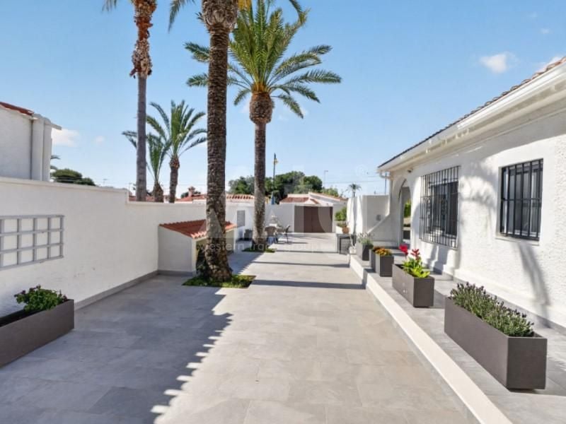 3 bedroom Villa in Torrevieja - HRE137907 - Photo - 4