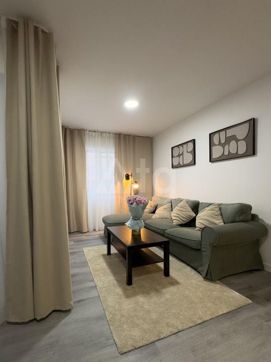 Apartamento de 2 habitaciones en Torrevieja - AG152247 - Foto - 2