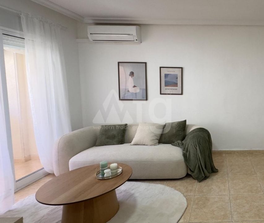 Appartement de 2 chambres à Torrevieja - CT137961 - Photo - 2