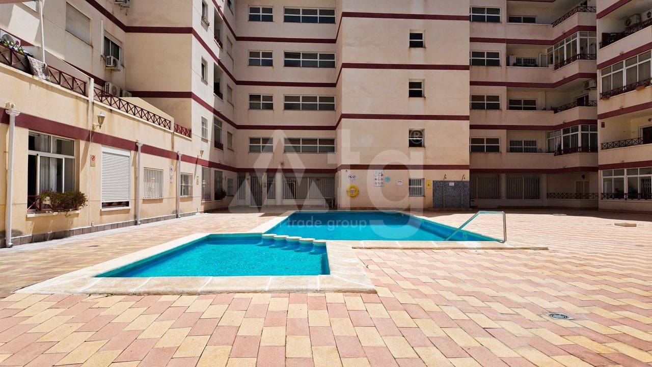 2 bedroom Penthouse in Torrevieja - RPE139407 - Photo - 1