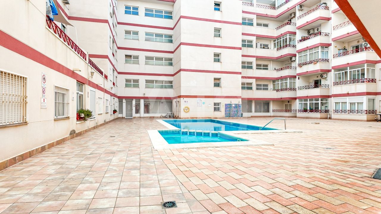 2 bedroom Penthouse in Torrevieja - RPE139407 - Photo - 2