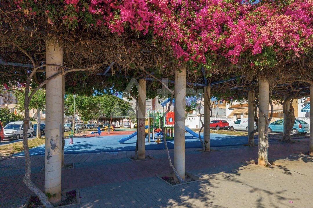 2 Schlafzimmer Appartement in Torrevieja - SV146114 - Foto - 24