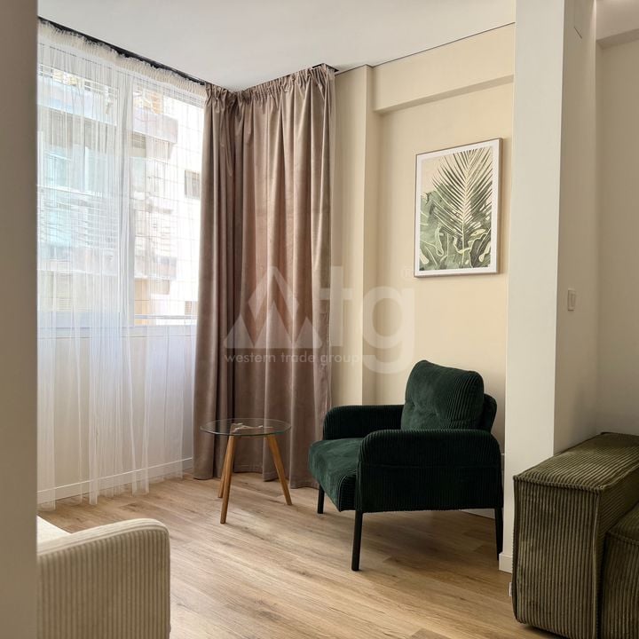 2 bedroom Apartment in Torrevieja - ET140787 - Photo - 4