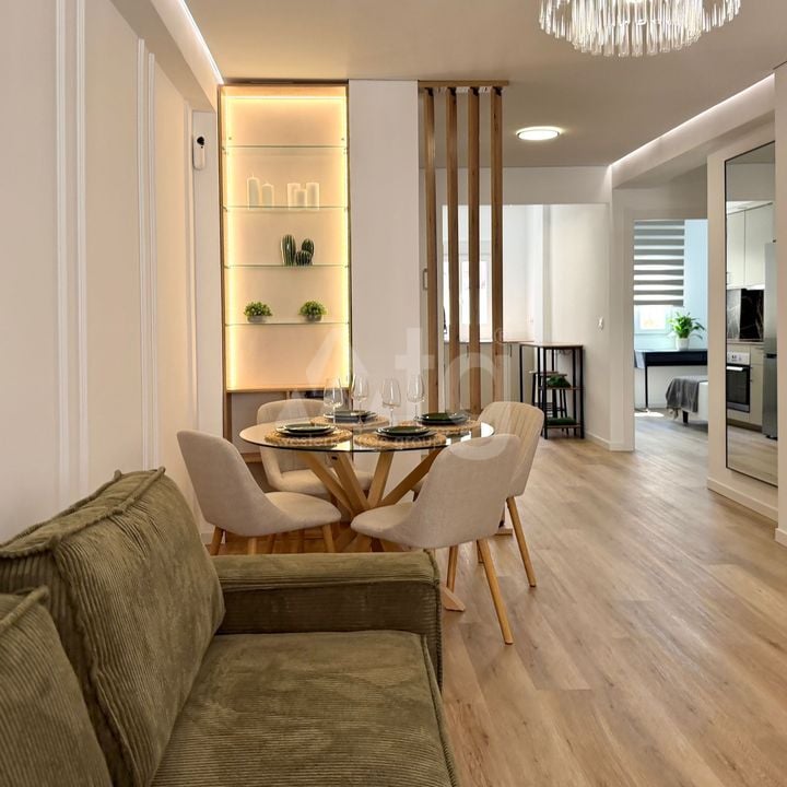 2 bedroom Apartment in Torrevieja - ET140787 - Photo - 2