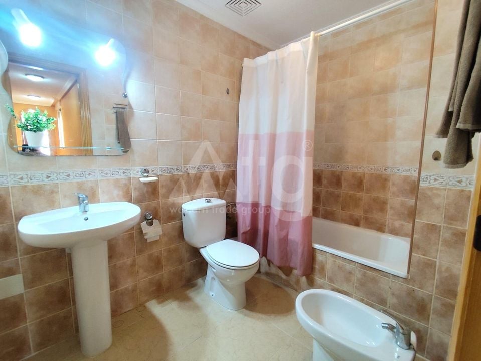 2 Schlafzimmer Appartement in Torrevieja - HRE140905 - Foto - 15