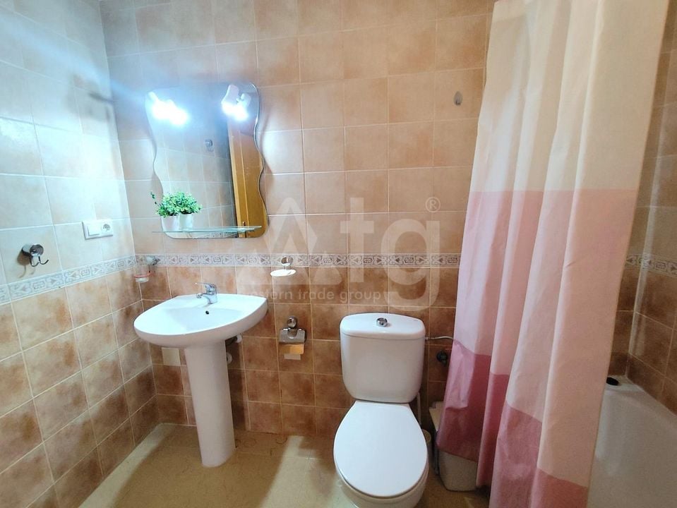 2 Schlafzimmer Appartement in Torrevieja - HRE140905 - Foto - 16