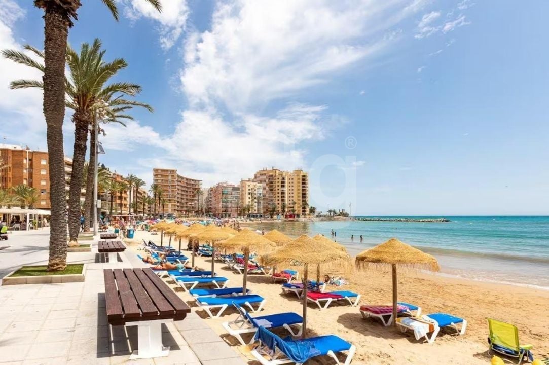 2 Schlafzimmer Appartement in Torrevieja - HRE140905 - Foto - 22